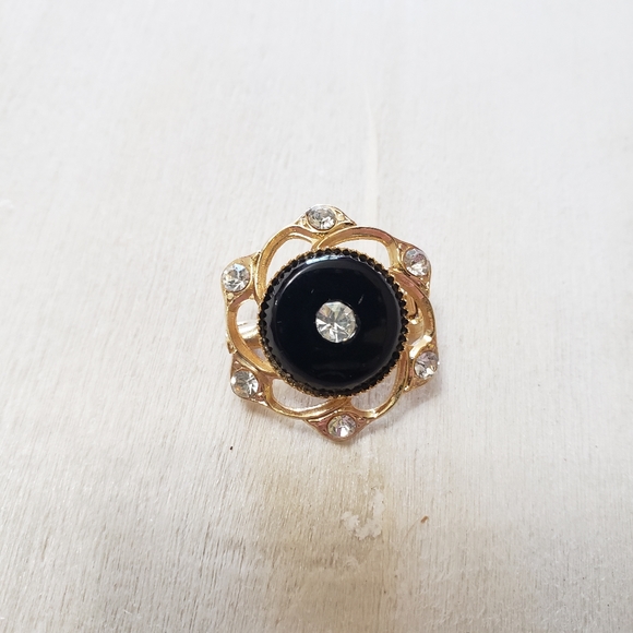 Gold tone Victorian Style vintage pin - Picture 2 of 4